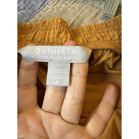 Athleta Textured Brooklyn Jogger Tuscan Gold Travel Lightweight Size 8 - Picture 3 of 6